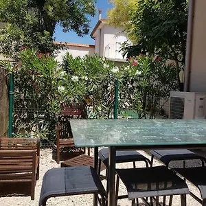 appartement-rue-calme-proche-centre-ville.fr-provencehotel.com/